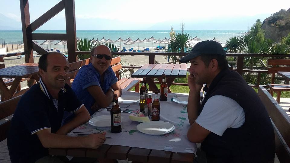 Pranzo sul litorale sud Albanese con gli amici albanesi